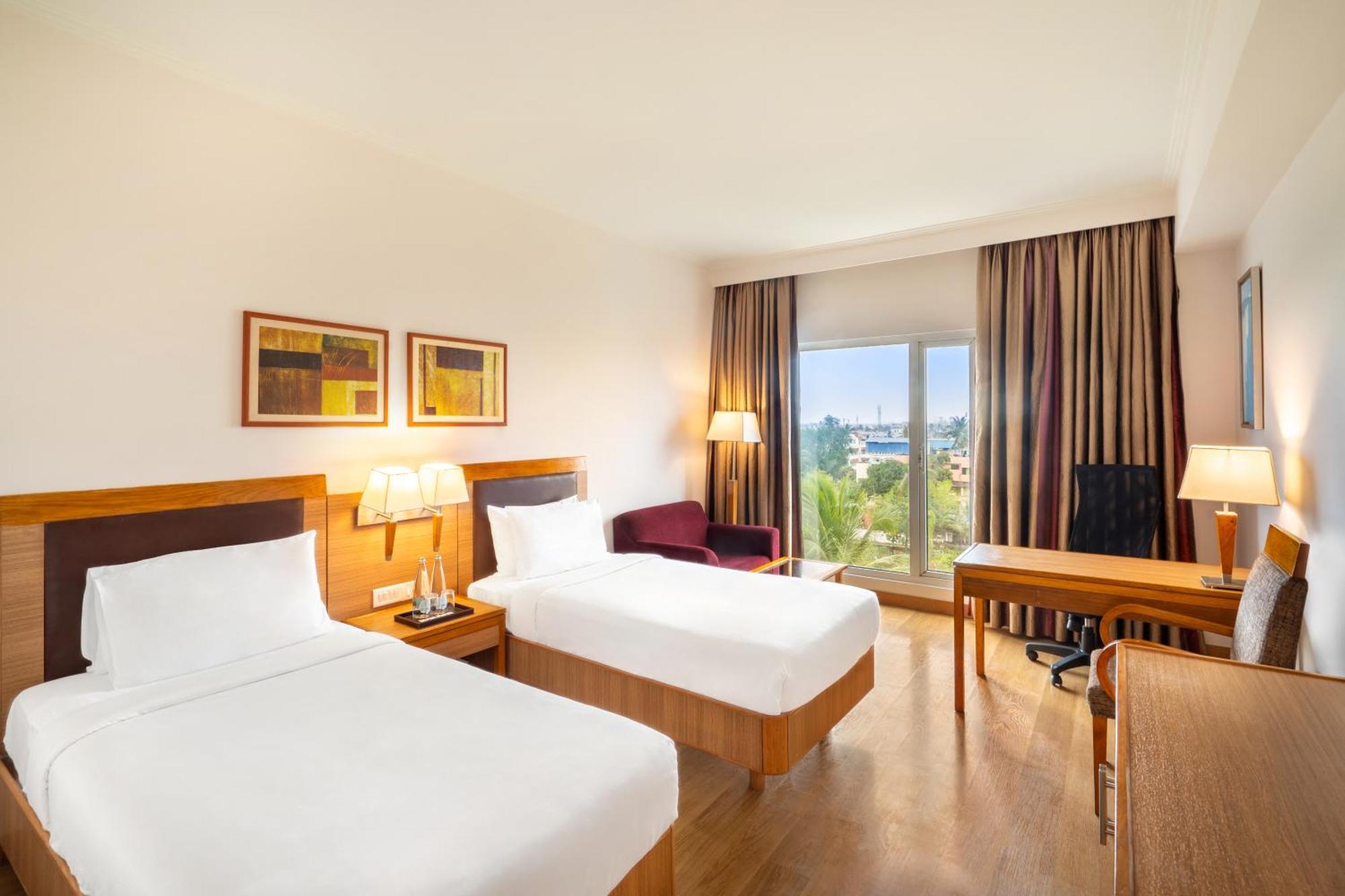 Park Plaza Omr