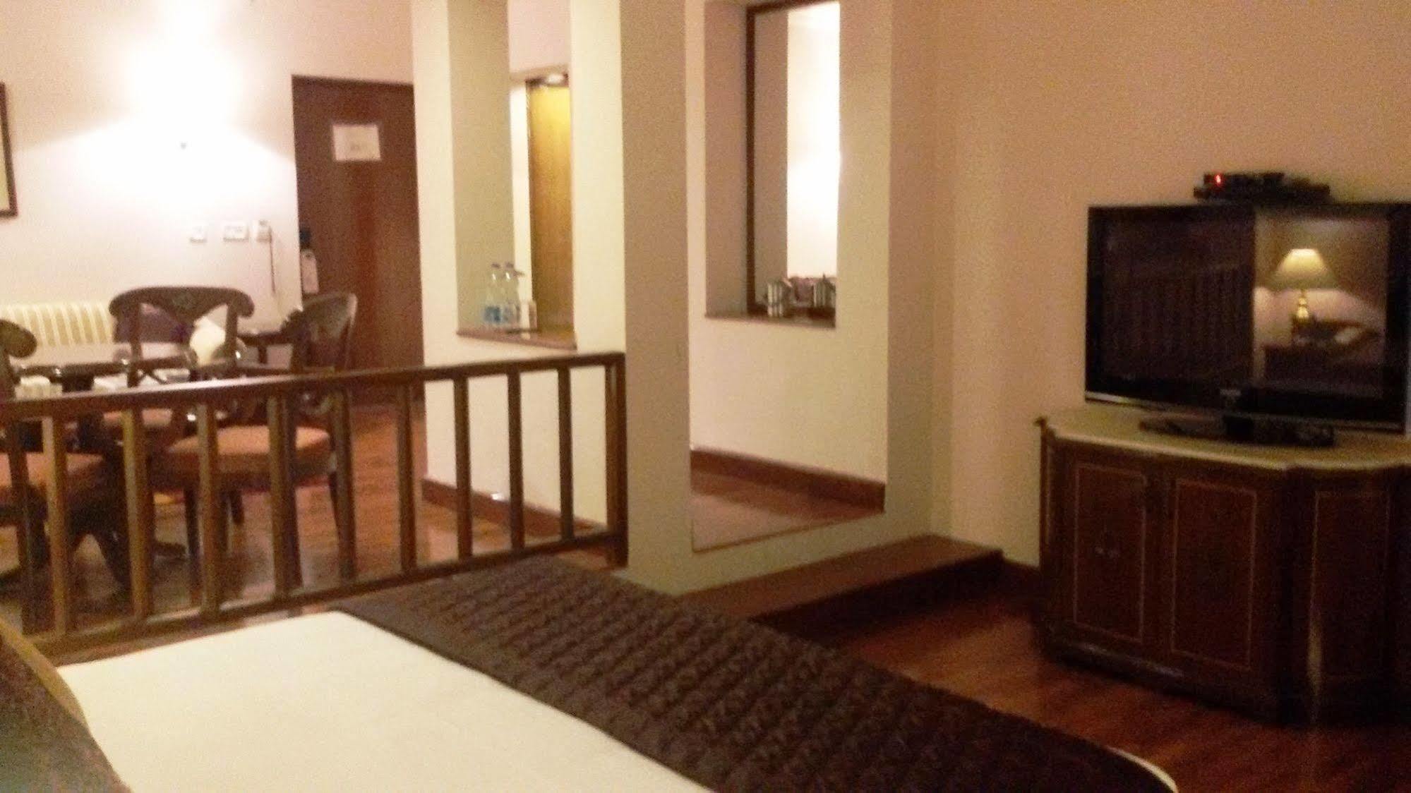 Hotel Park Plaza Omr